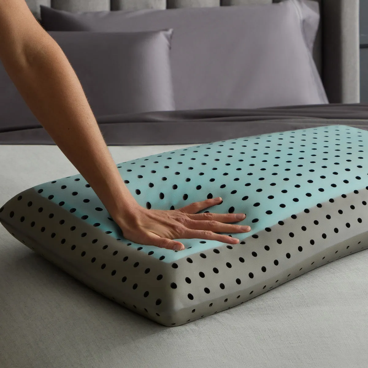 Malouf CarbonCool™ LT   Omniphase® Pillow